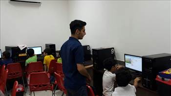 کامپیوتر -اسکرچ , بازدید از کلاس کامپیوتر و زبان 
