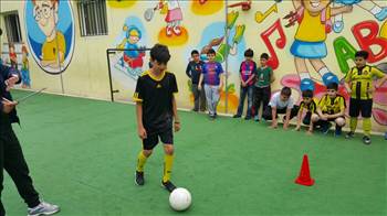 آموزش فوتبال -  آلبوم تصاویر مدرسه هوشمند دیباگران