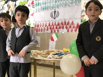 نمایشگاه دست سازه های دانش آموزی به مناسبت دهه فجر -  آلبوم تصاویر مدرسه هوشمند دیباگران