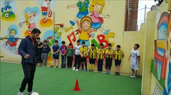 آموزش فوتبال -  آلبوم تصاویر مدرسه هوشمند دیباگران