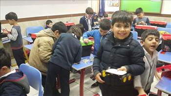 رباتیک کلاس خانم اردشیری - آلبوم تصاویر مدرسه هوشمند دیباگران