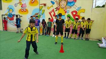 آموزش فوتبال -  آلبوم تصاویر مدرسه هوشمند دیباگران