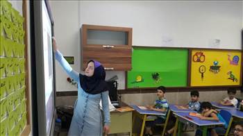 کلاس زبان انگلیسی  -  آلبوم تصاویر مدرسه هوشمند دیباگران