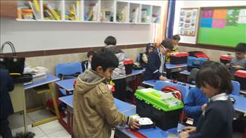 رباتیک کلاس خانم اردشیری -  آلبوم تصاویر مدرسه هوشمند دیباگران