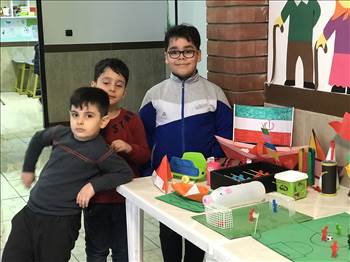 نمایشگاه دست سازه های دانش آموزی به مناسبت دهه فجر -  آلبوم تصاویر مدرسه هوشمند دیباگران